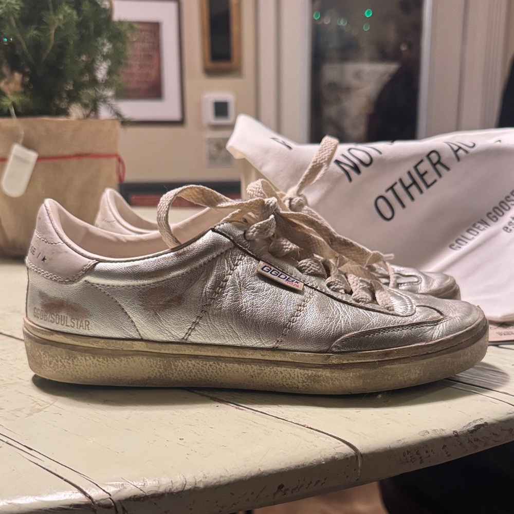 Golden Goose Women's Soul Star Metallic Leather Silver Sneakers